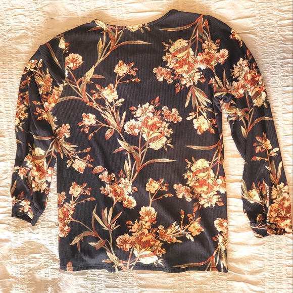 ⏰️3/$10 M/M Lily Morgan Long sleeves ribbed blouse - Picture 2 of 8